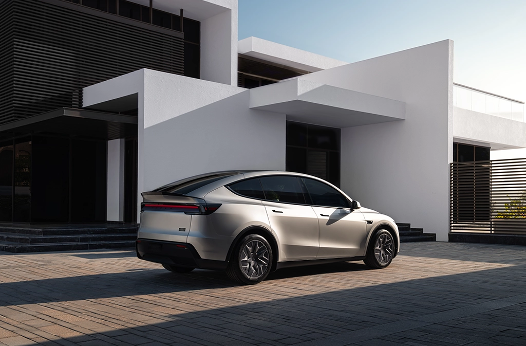 Tesla Model Y L